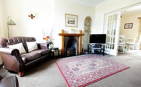 Willow Cottage - Cost 3 Bed Cottage In Penrhyn Bay With Sea Views With Access To Snowdonia